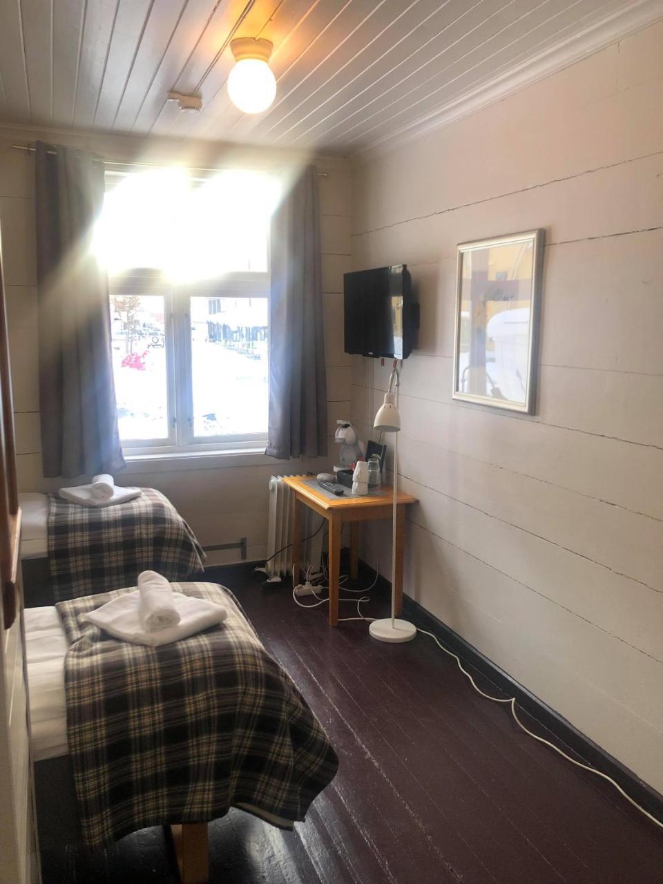 Stryn Kaffebar & Vertshus エクステリア 写真
