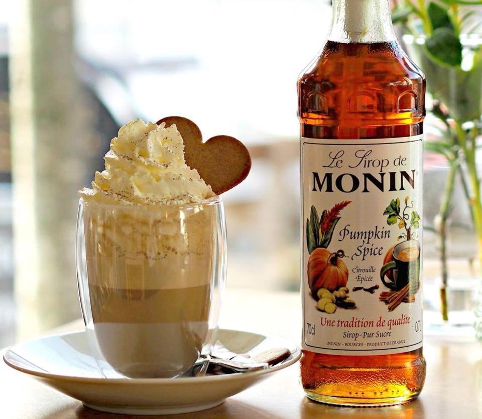 Stryn Kaffebar & Vertshus エクステリア 写真